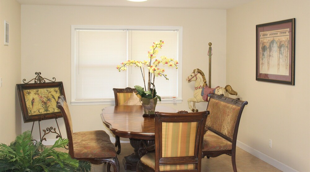 Duncan Home on the Main Near GSP Airport and BMW Spartanburg County