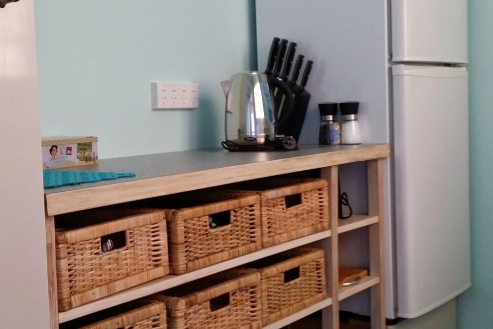 Twin Palms Ocean Beach, French Country Lounge Deals & Reviews