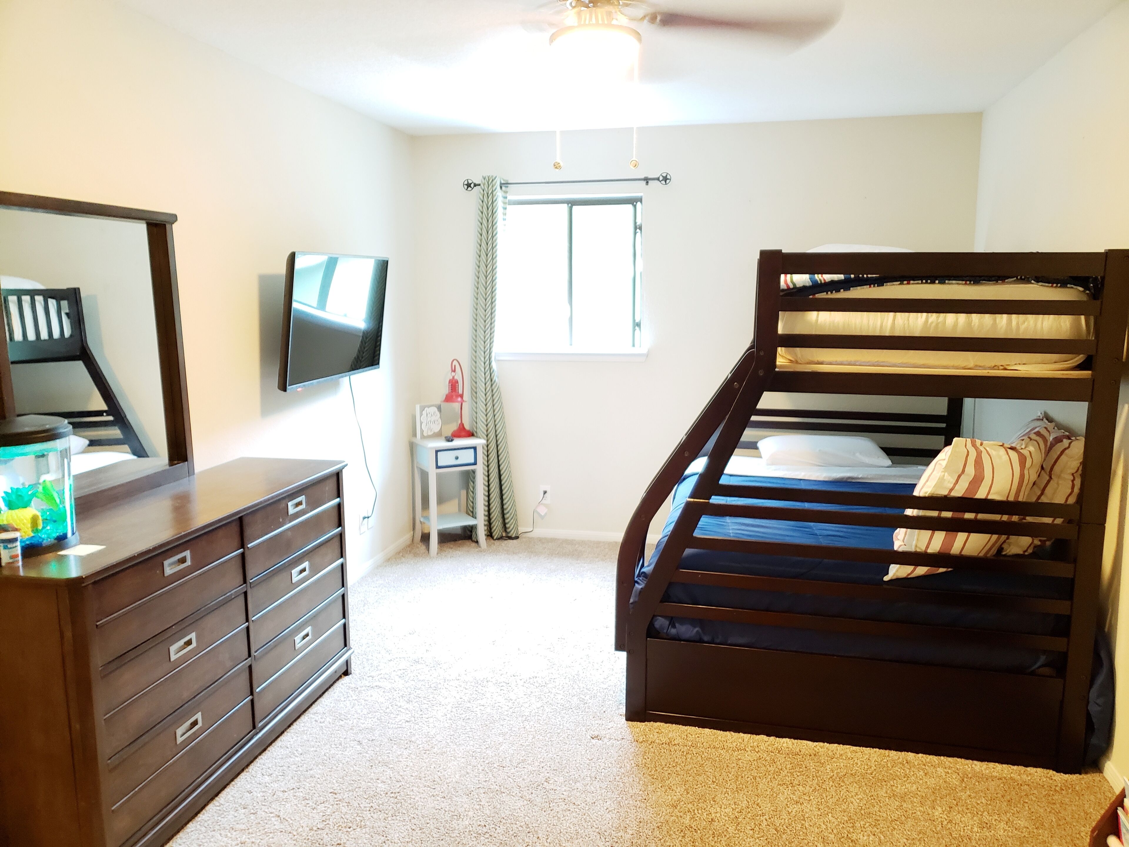 Texas style home 1/2 mile from Belton Lake for 8 Guests in Killeen, United States