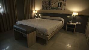 Biancheria da letto di alta qualità, una scrivania, Wi-Fi gratuito