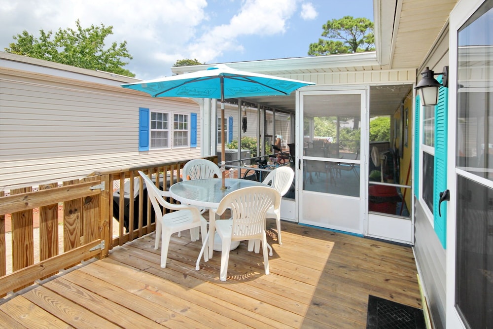  24 hour gated community Beach House , Surfside Beach  SC