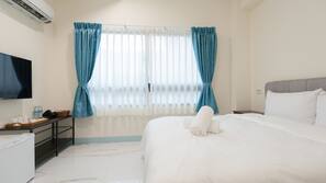 Desk, blackout drapes, free WiFi, linens