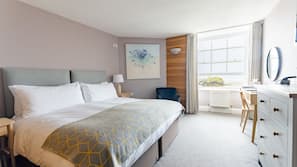 In-room safe, free WiFi, linens, wheelchair access