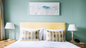 In-room safe, free WiFi, linens, wheelchair access