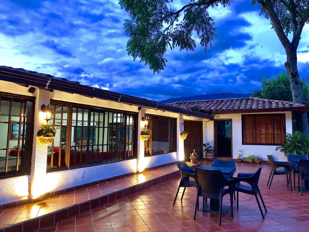 Hotel Casa De Campo La Trinidad en Pinchote Aprovecha