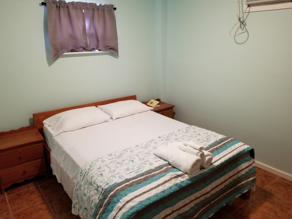 Canuck Cottage Ground Floor Caye Caulker Blz Best Price