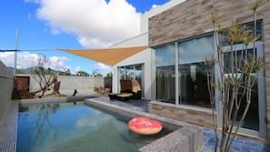 8 outdoor pools, pool umbrellas, sun loungers