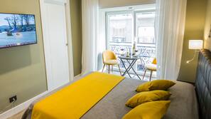 Premium bedding, in-room safe, desk, laptop workspace