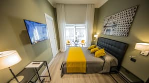 Premium bedding, in-room safe, desk, laptop workspace