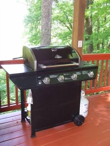 Turkey Feather Apartment 3 Nevaeh Cabin Rentals In Mineral Bluff