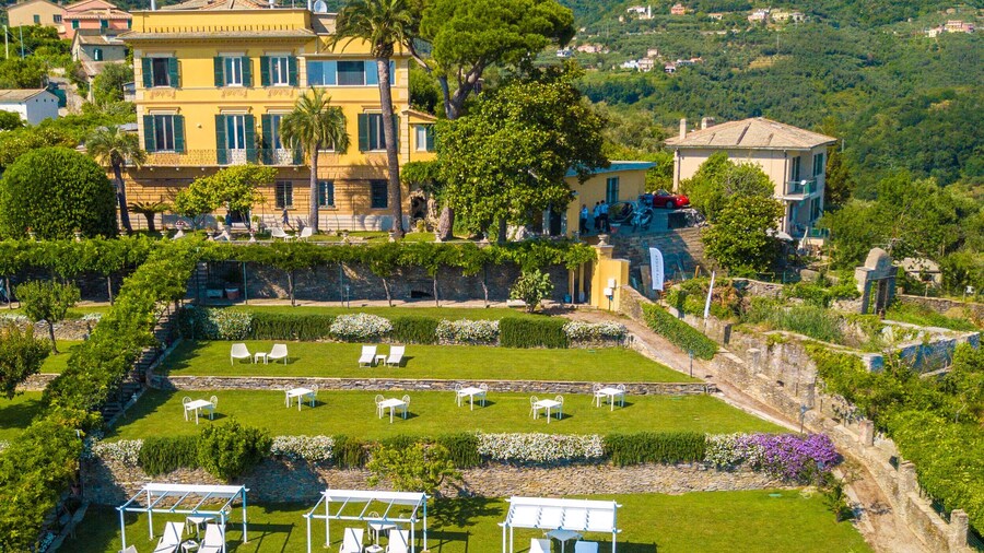 Villa Riviera Resort
