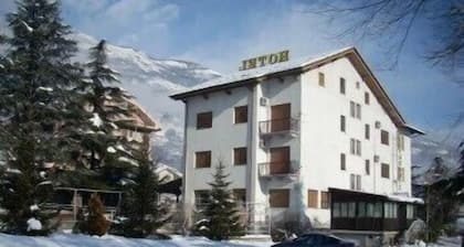 Hotel Dujany
