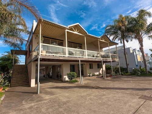 Batemans Bay Golf Resorts Cheap Hotels With Golf Courses From 71