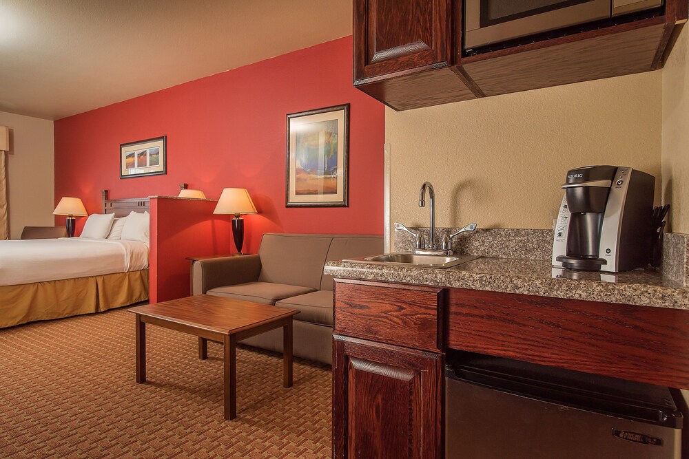 Baymont Inn and Suites by Wyndham Sturgis