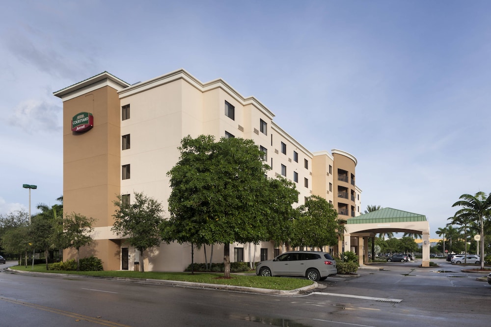 Courtyard by Marriott Miami at Dolphin Mall