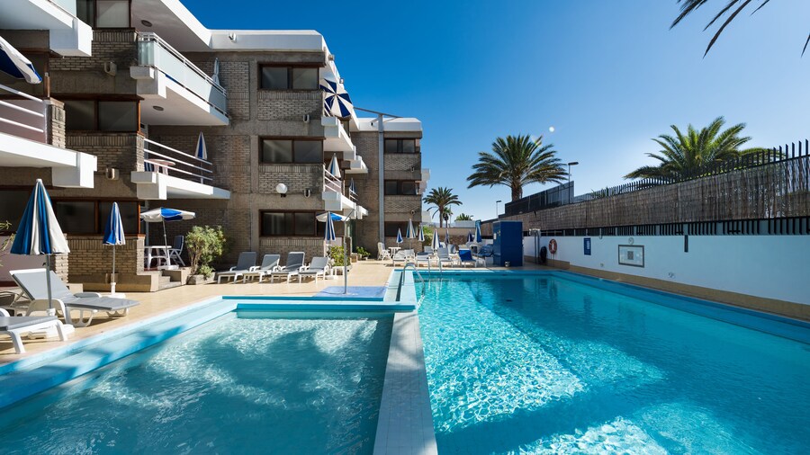 Apartamentos El Paseo