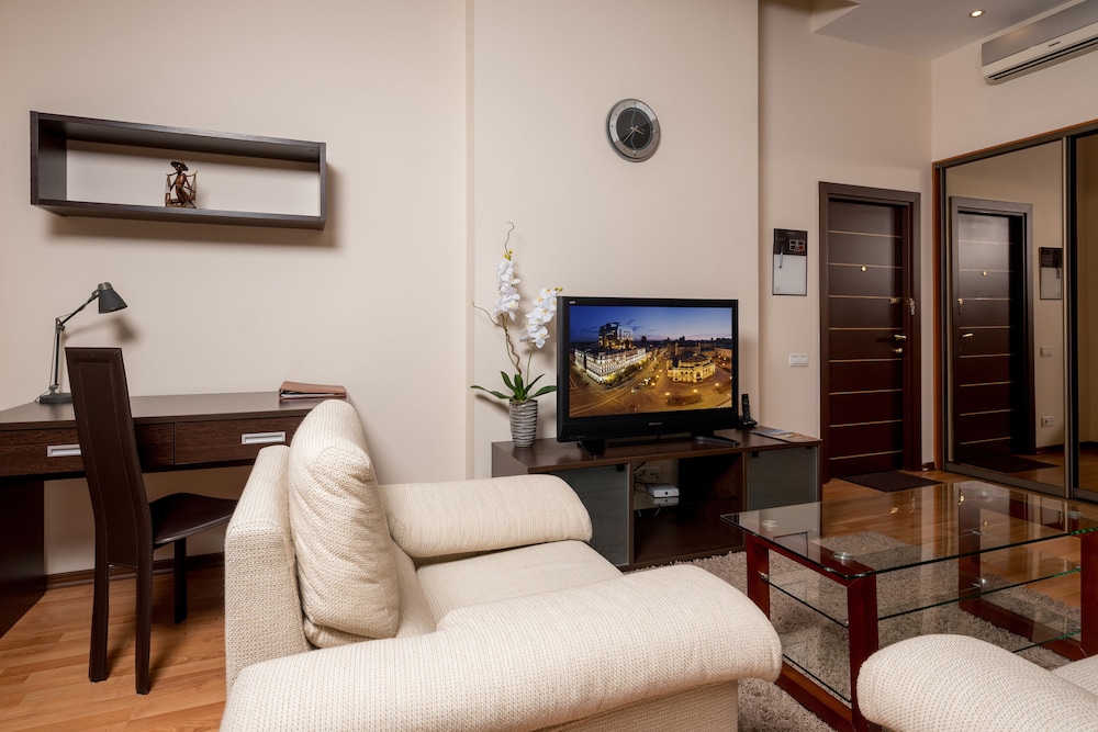 Photo - Senator City Center