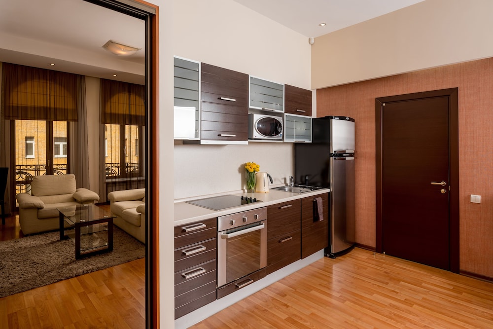 Photo - Senator City Center