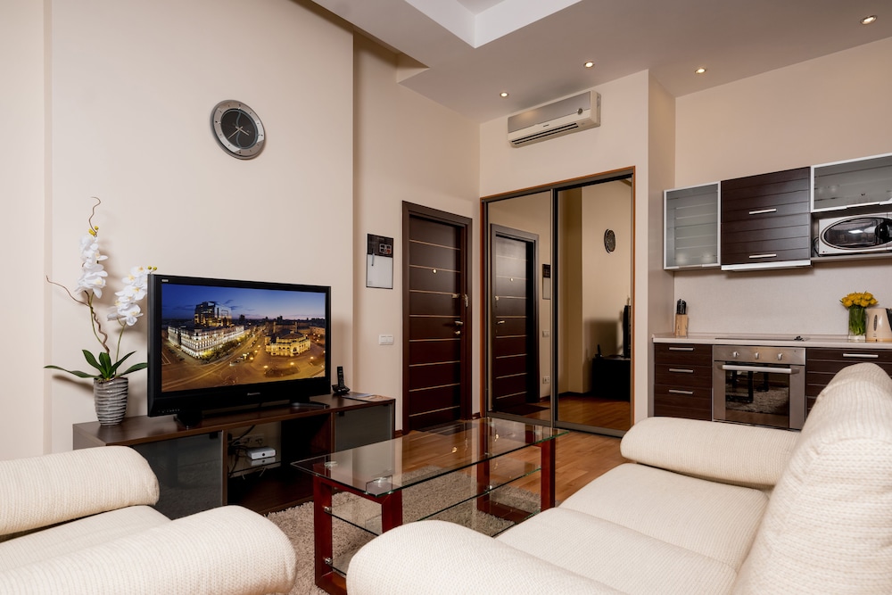 Photo - Senator City Center