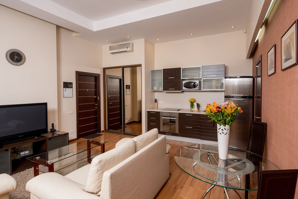 Photo - Senator City Center