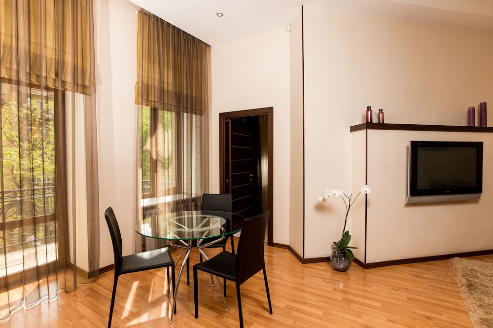 Photo - Senator City Center