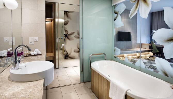 Crowne Plaza Changi Airport Sg Clean An Ihg Hotel 22 Room Prices Deals Reviews Expedia Com Crowne Plaza Changi Airport Sg Clean An Ihg Hotel 22 Room Prices Deals Reviews Expedia Com