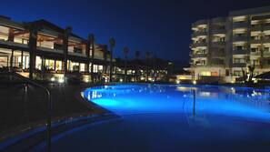 Indoor pool, 2 outdoor pools, pool umbrellas, pool loungers