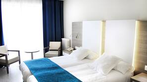 Minibar, desk, blackout curtains, free WiFi