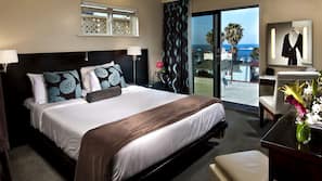 Premium bedding, Tempur-Pedic beds, in-room safe, desk