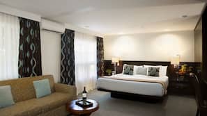 Premium bedding, Tempur-Pedic beds, in-room safe, desk