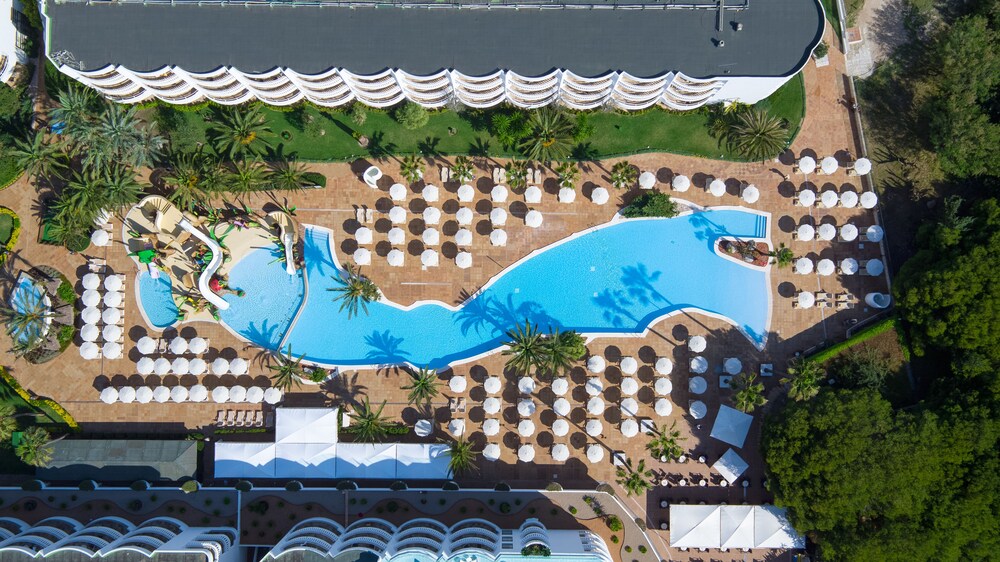 Outdoor pool, Iberostar Albufera Park