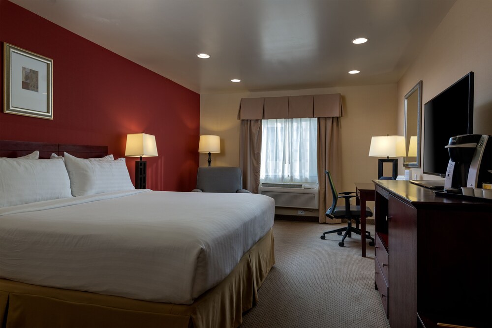 Room, Holiday Inn Express Los Angeles Airport Hawthorne, an IHG Hotel