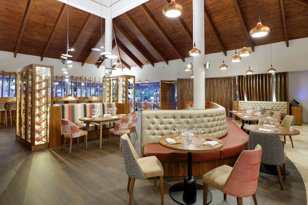 TRS Turquesa Hotel, hotel en Punta Cana Viajes el Corte Inglés