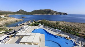 2 piscinas al aire libre, sombrillas, tumbonas