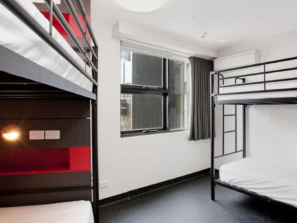 Space Hotel - Hostel