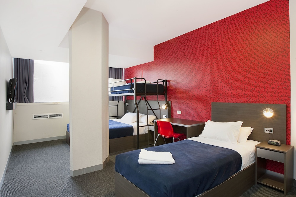Space Hotel - Hostel