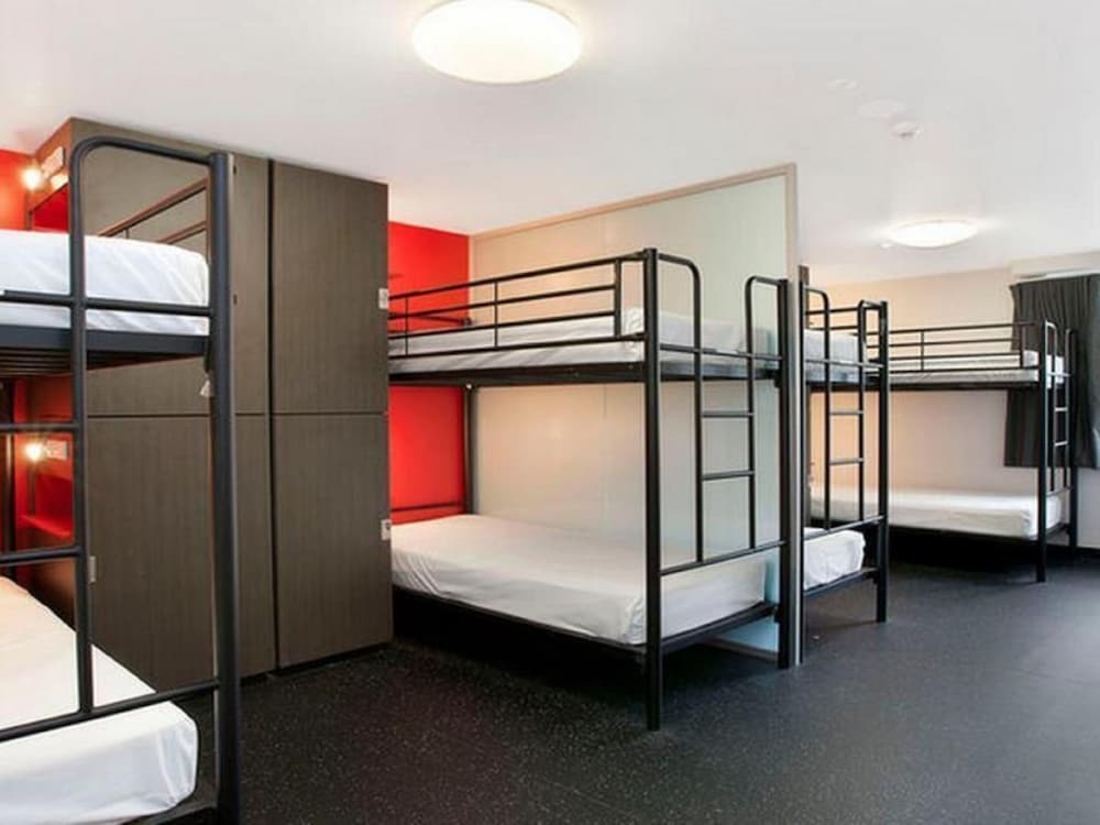 Space Hotel - Hostel