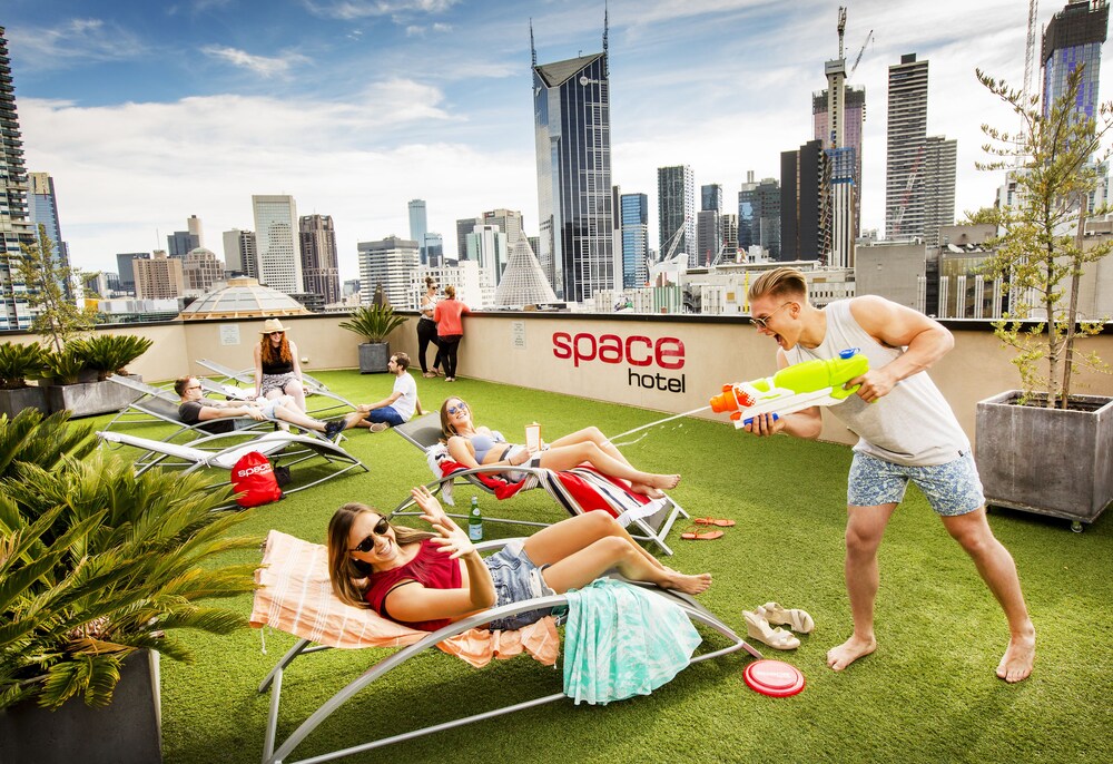 Space Hotel - Hostel