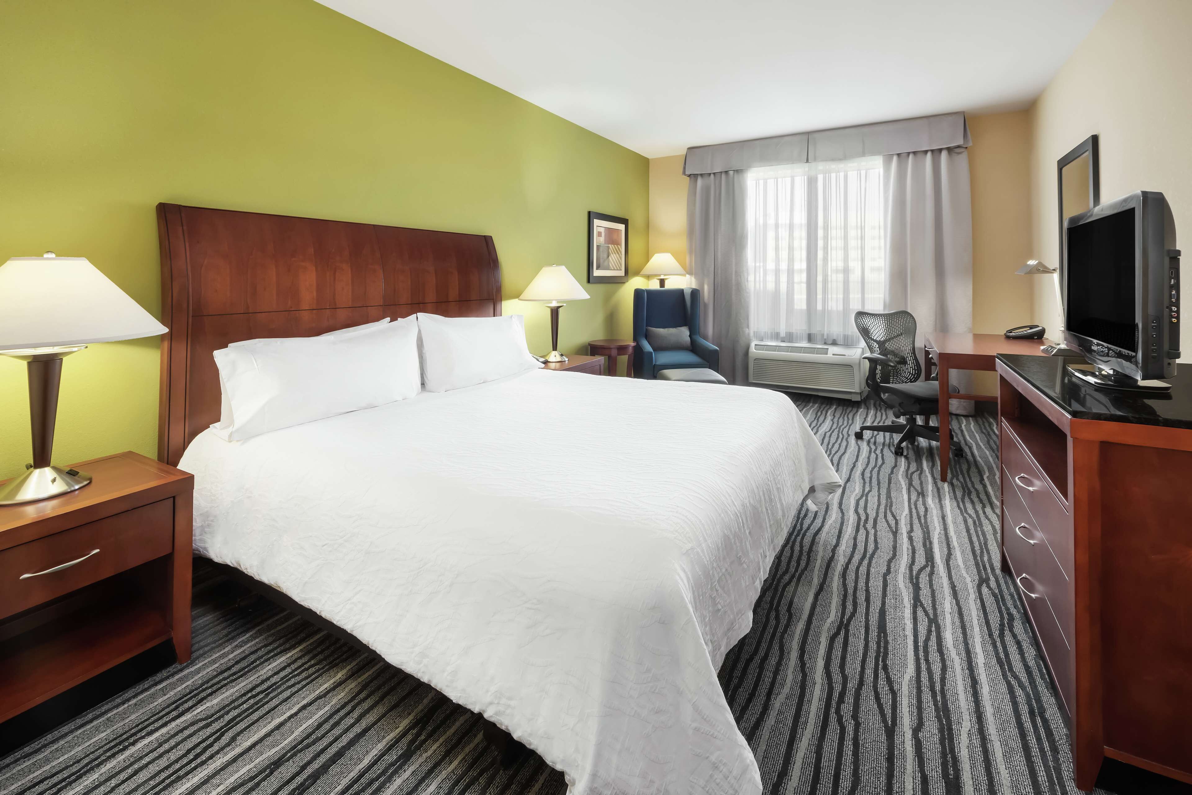 hilton hotels in fairview heights il
