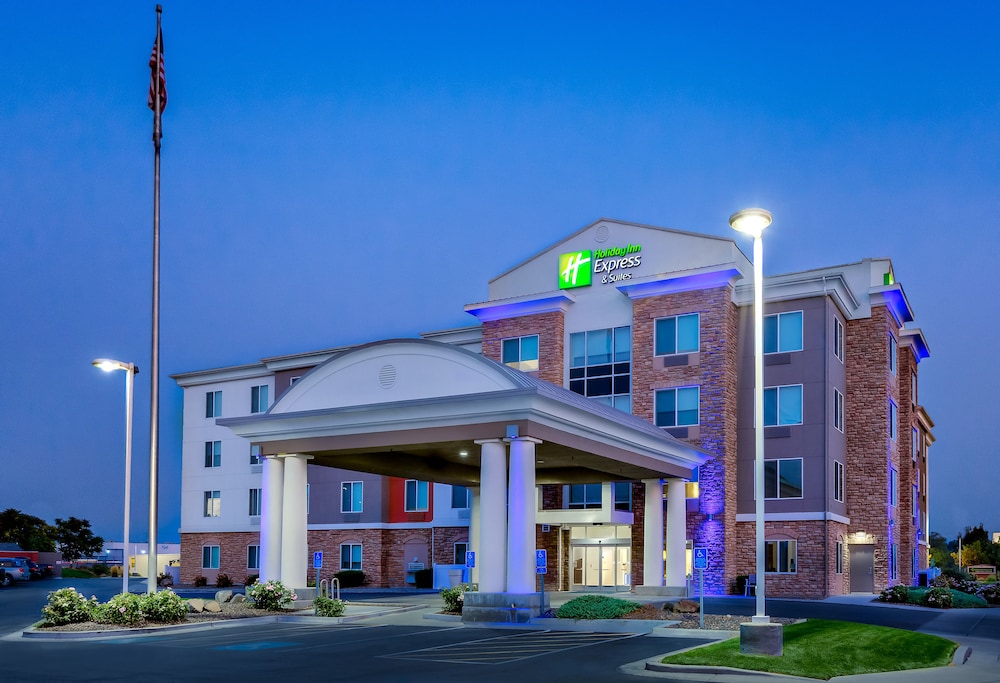 Holiday Inn Express & Suites Ontario, an IHG Hotel