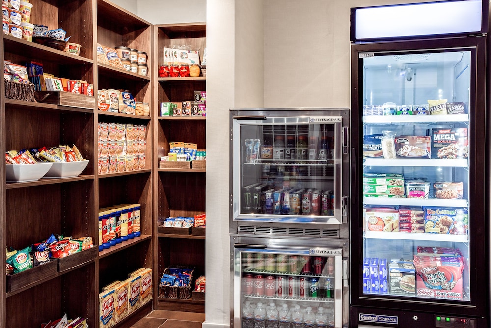 Holiday Inn Express & Suites Ontario, an IHG Hotel