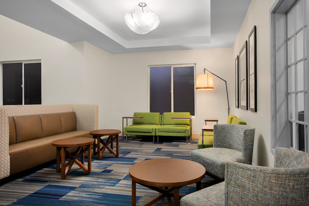 Holiday Inn Express & Suites Ontario, an IHG Hotel