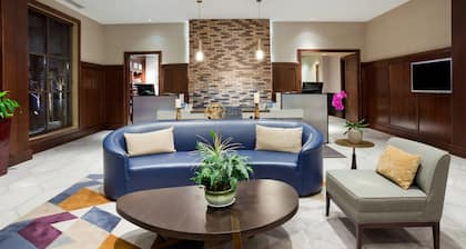 Sheraton St. Paul Woodbury Hotel