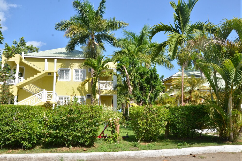 Merrils Beach Resort Iii All Inclusive Deals Reviews Negril Curly Selected Item