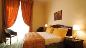 Minibar, una cassaforte in camera, una scrivania