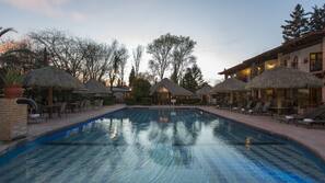 Una piscina cubierta