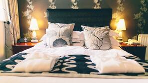 Premium bedding, desk, iron/ironing board, WiFi