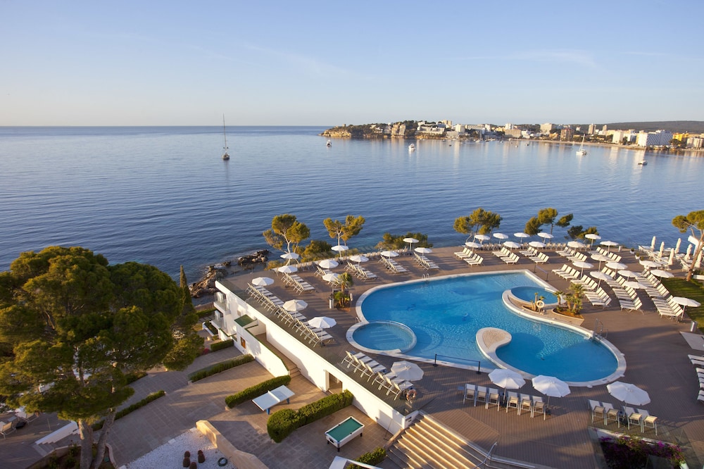 Aparthotel Ponent Mar in Palmanova, Spain