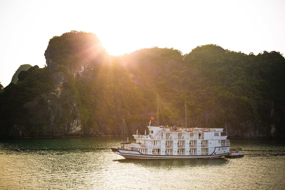Bhaya Cruises in Ha Long, Vietnam