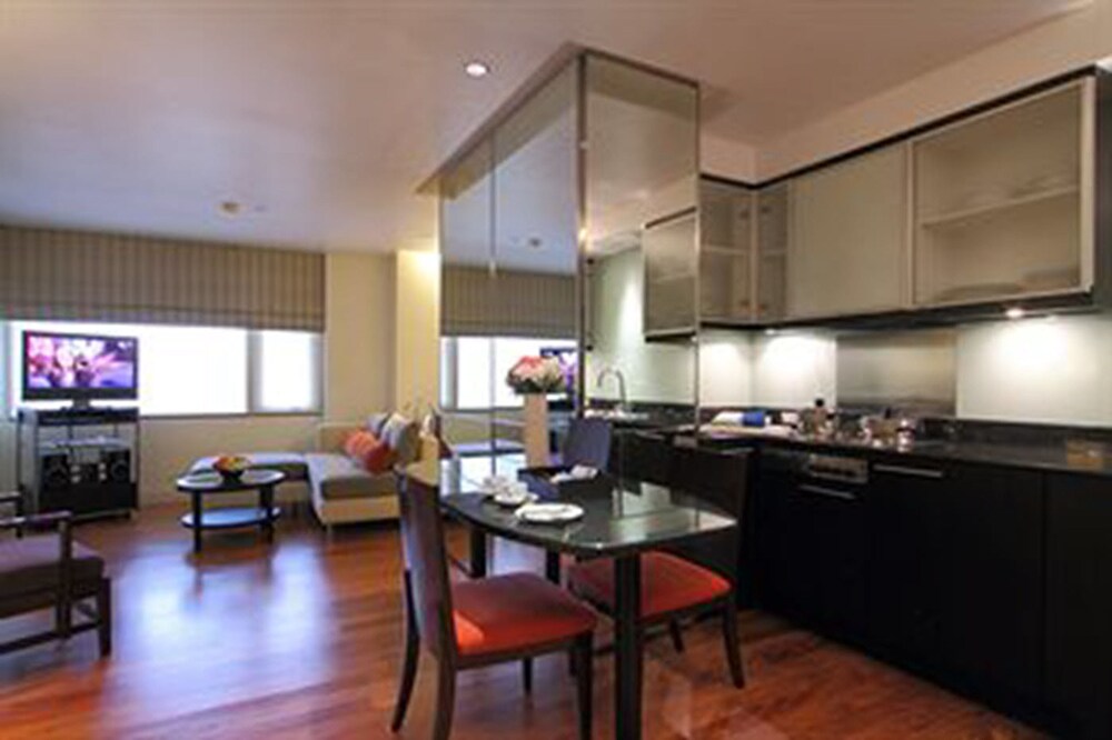 Siri Sathorn Hotel Bangkok 2019 Room Prices Reviews - 